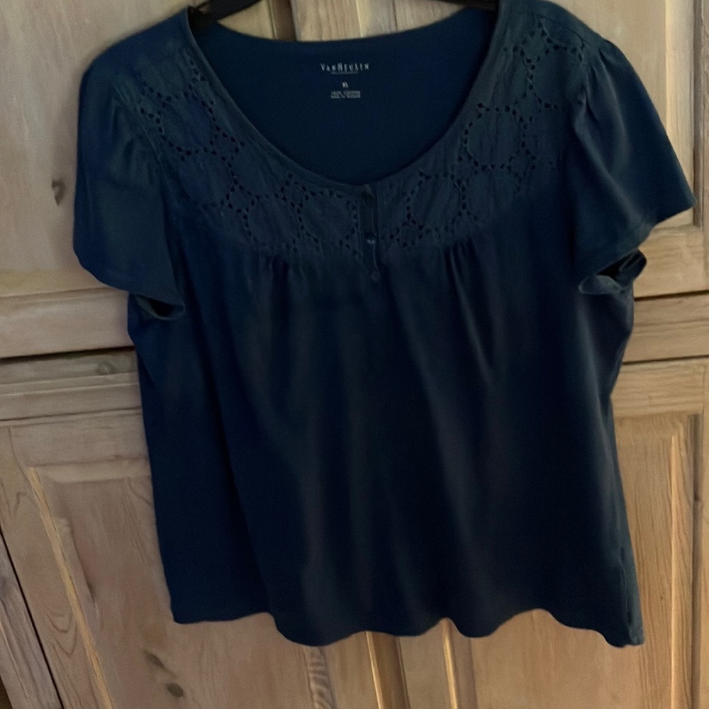 Van Heusen Navy blue Top.